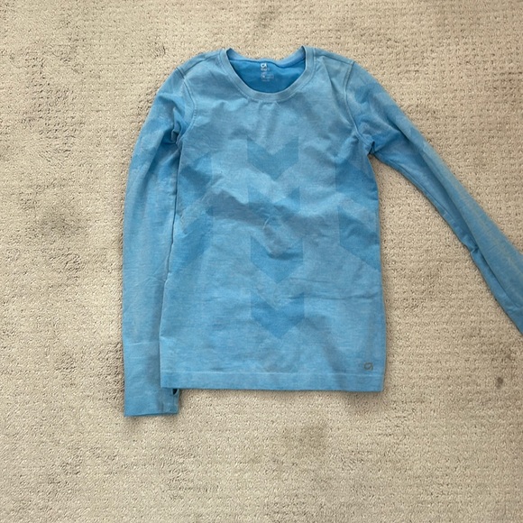 Gap GapFit athletic top - Picture 1 of 2